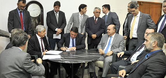 30-11-projeto-de-lei-alego02