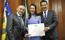 03-08-homenagens