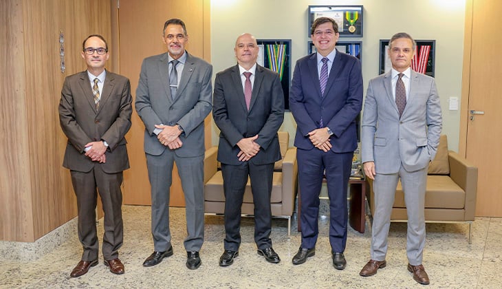 TJGO será o primeiro tribunal do país a implantar projeto-piloto de inteligência processual para oficiais de justiça; tema foi discutido em encontro nesta terça (14)