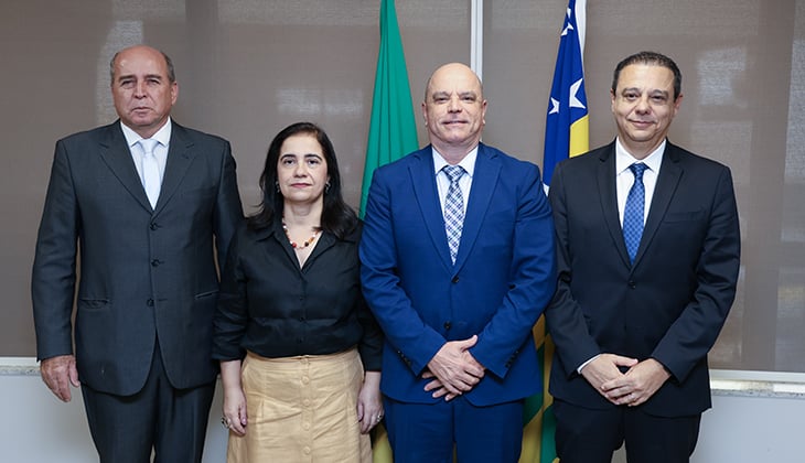 Presidente Leandro Crispim empossa Viviane Silva de Moraes Azevedo, Antônio Cezar Pereira Meneses e Fernando César Rodrigues Salgado como desembargadores do TJGO