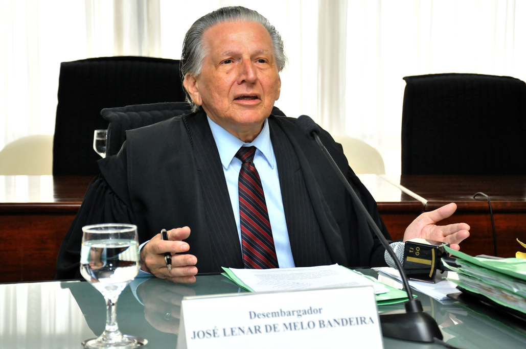 O decano do TJGO foi homenageado pelo Plenário em sua última sessão na Corte Especial