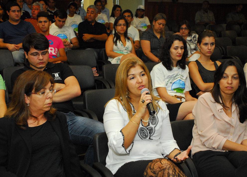 Juíza Flávia Zuza tira dúvidas sobre metodologia de trabalho