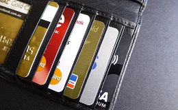 plastic-money-card-wallet-brand-banking-835096-pxhere.com